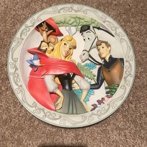 Sleeping Beauty: Disney’s Animated Classics 3-D Decorative Plate